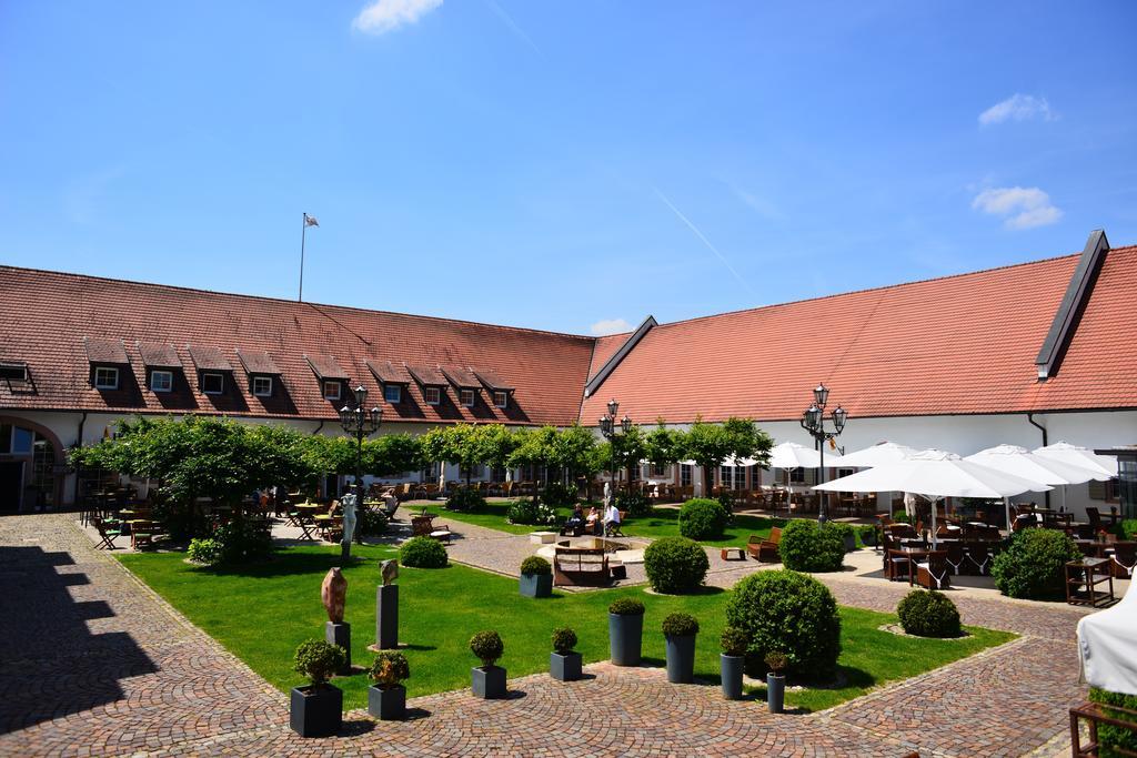 Schloss Reinach ไฟรบวร์กอิมไบรส์เกา ภายนอก รูปภาพ